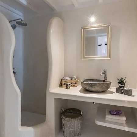 ホテル Extravagant Mykonos - Pousha - 5 Bedrooms - Sea Front Location - Whitewashed Architecture 4*