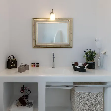 Extravagant Mykonos - Pousha - 5 Bedrooms - Sea Front Location - Whitewashed Architecture ホテル Agios Ioannis Diakoftis