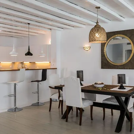 Extravagant Mykonos - Pousha - 5 Bedrooms - Sea Front Location - Whitewashed Architecture ホテル Agios Ioannis Diakoftis