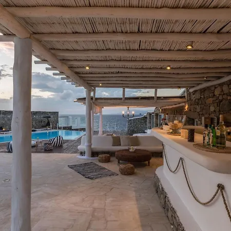 ホテル Extravagant Mykonos - Pousha - 5 Bedrooms - Sea Front Location - Whitewashed Architecture 4*